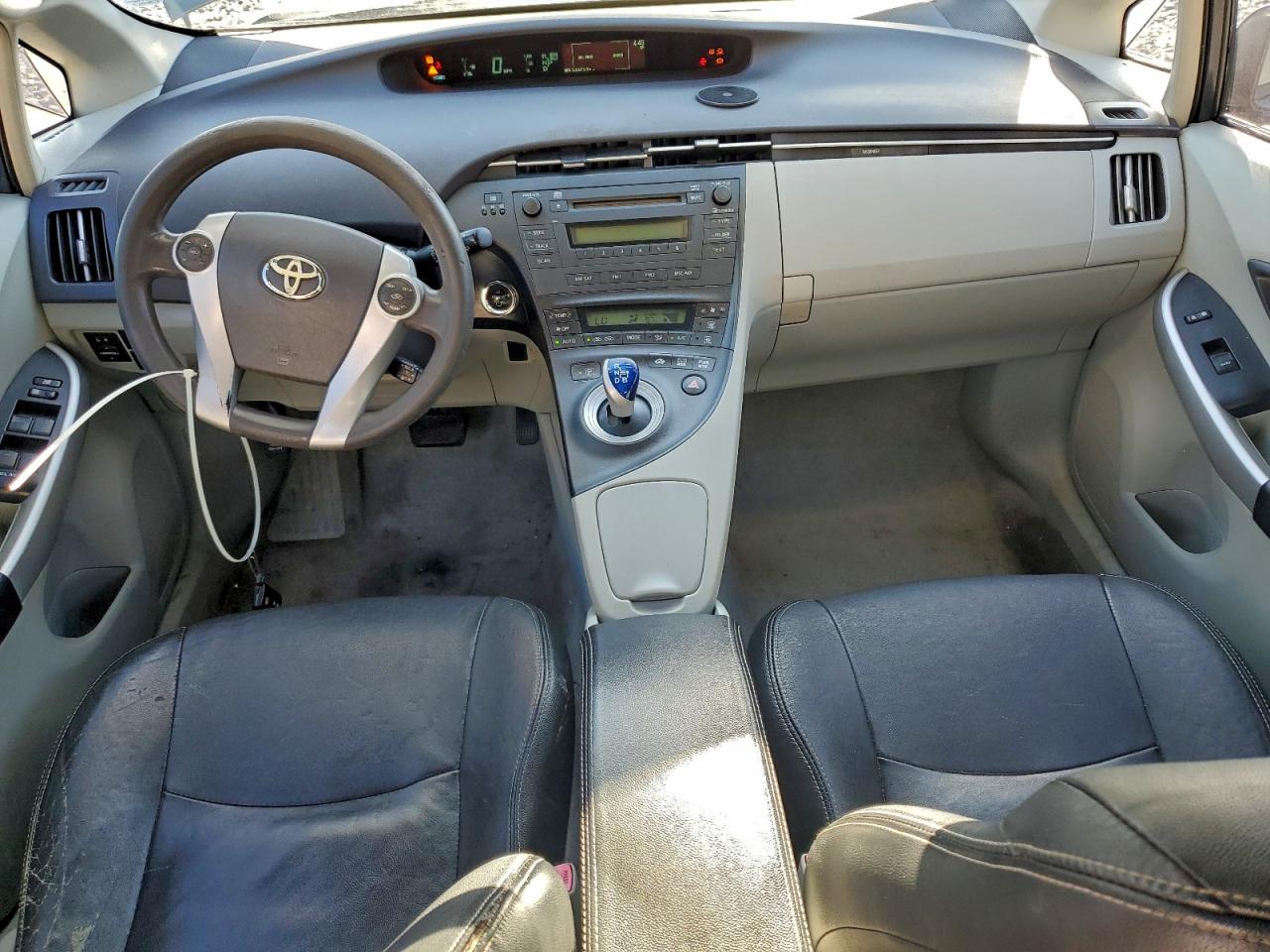 Toyota Prius Image 10