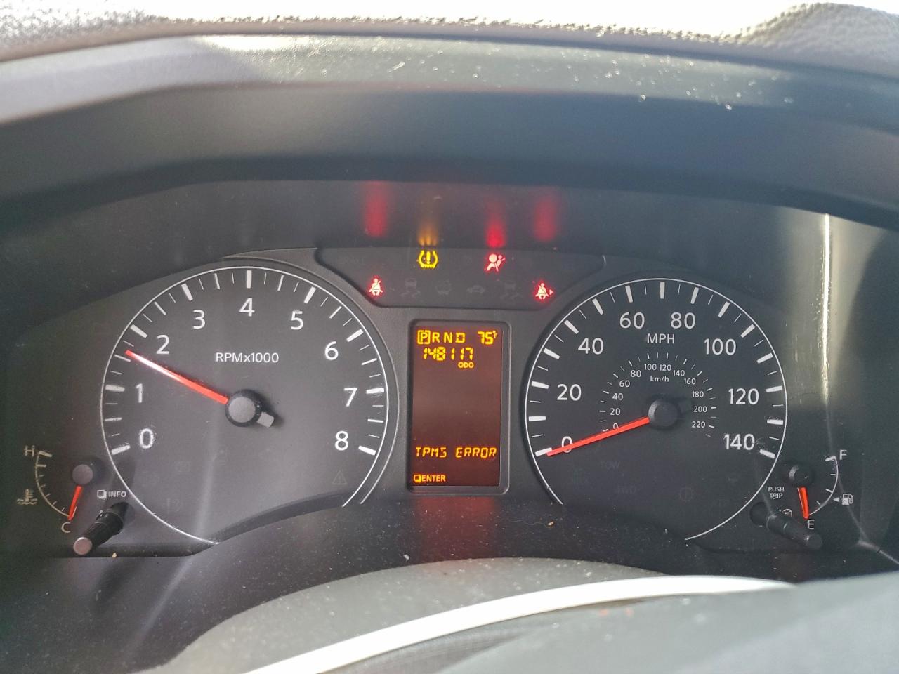 Nissan Nv 2500 S Image 8