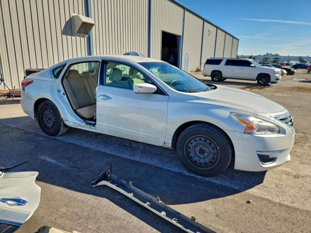 Nissan Altima 2.5 Image 10