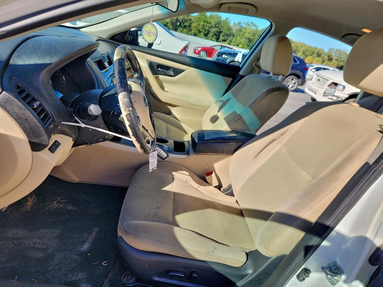 Nissan Altima 2.5 Image 13