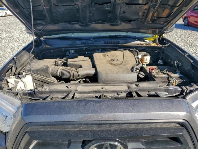 Toyota Tacoma Double Cab Image 3