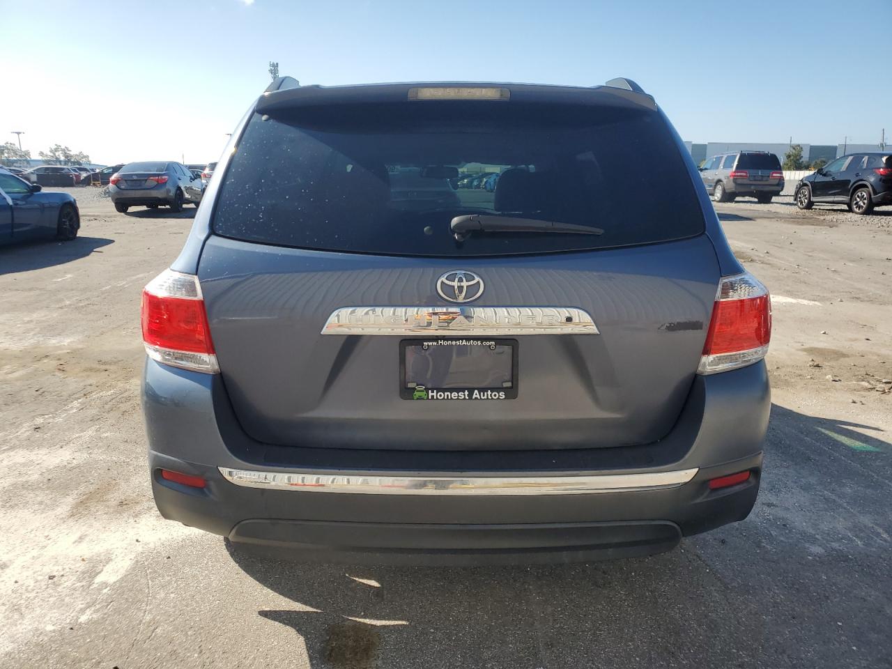Toyota Highlander Limited Image 2