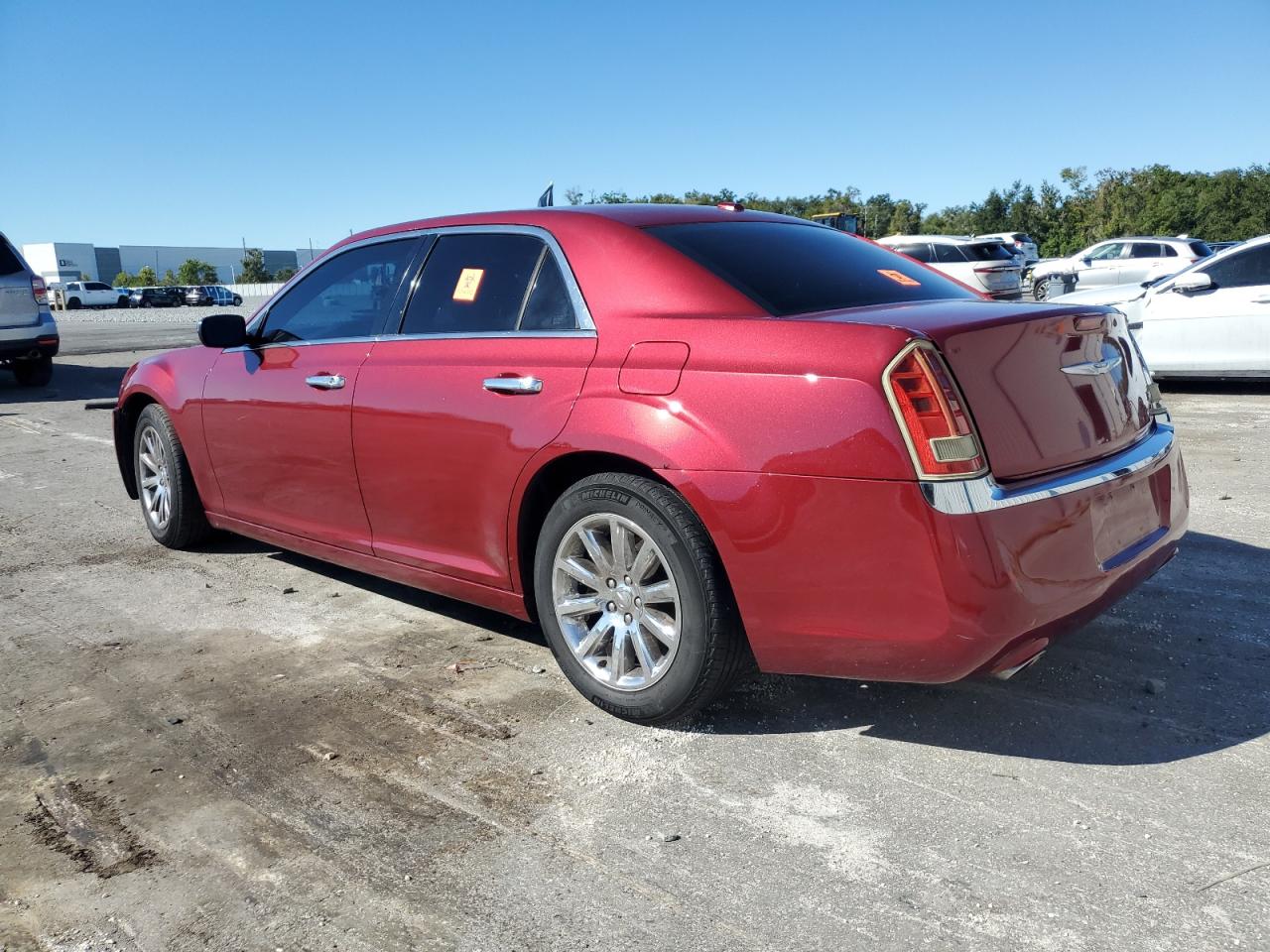 Chrysler 300 Limited Image 2