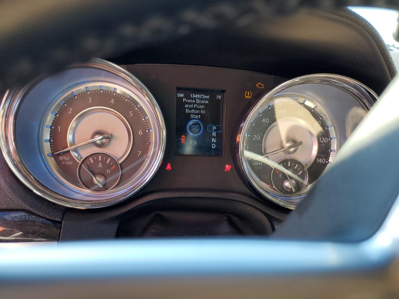 Chrysler 300 Limited Image 7