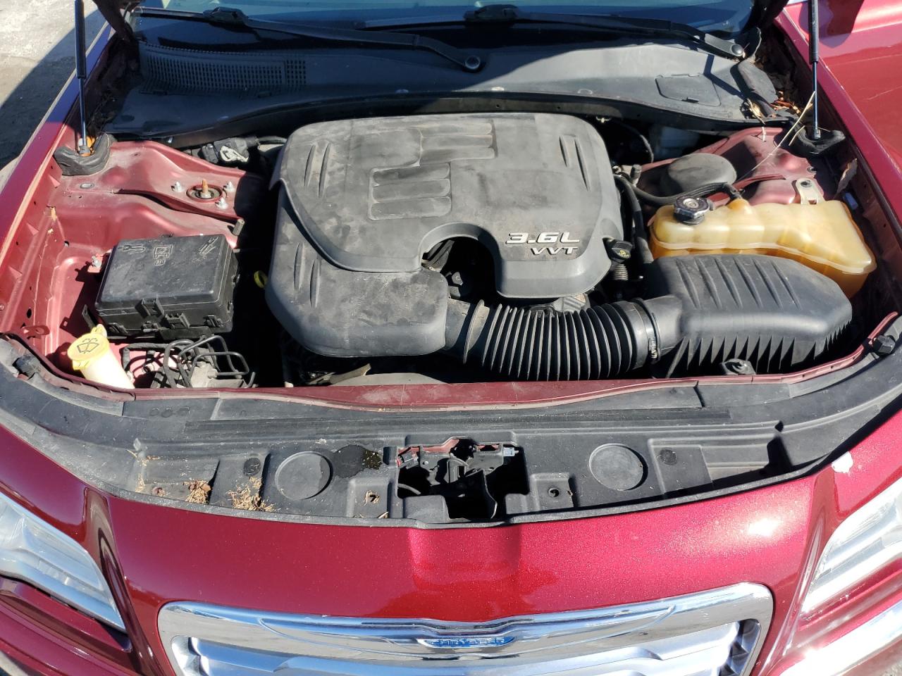 Chrysler 300 Limited Image 9