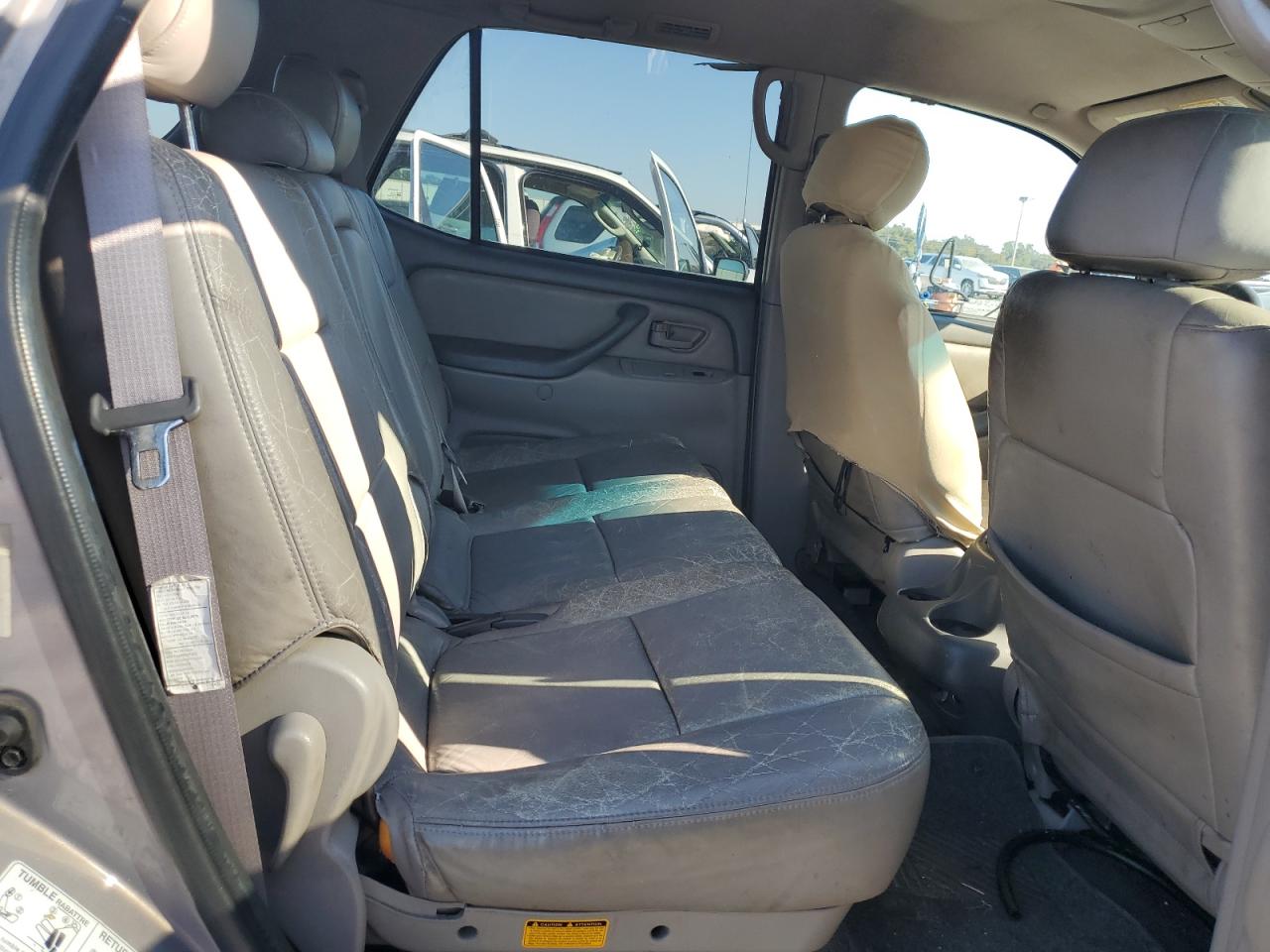 Toyota Sequoia Sr5 Image 8