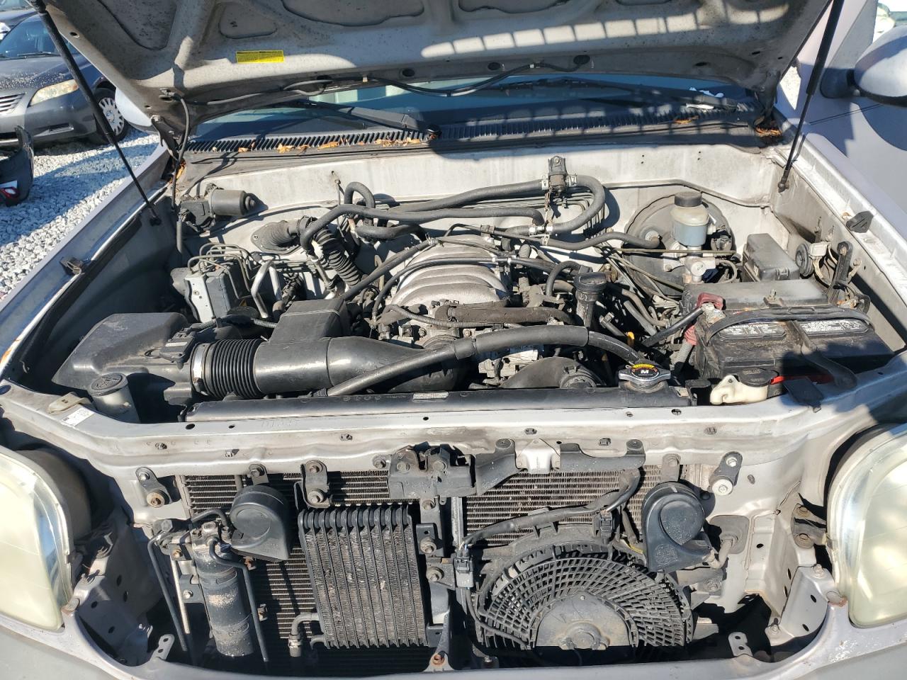 Toyota Sequoia Sr5 Image 9