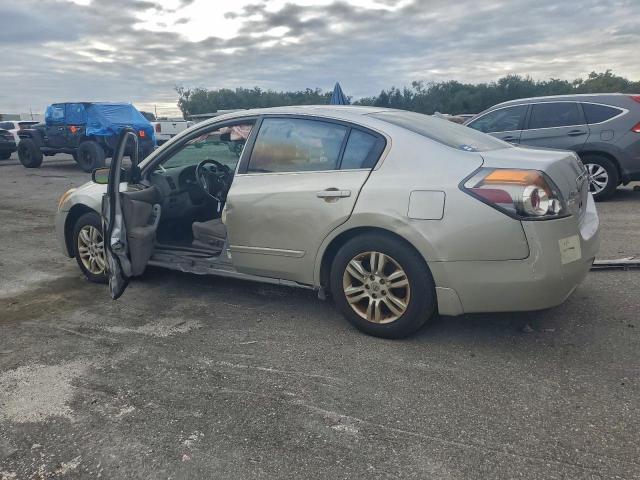 Nissan Altima Base Image 12