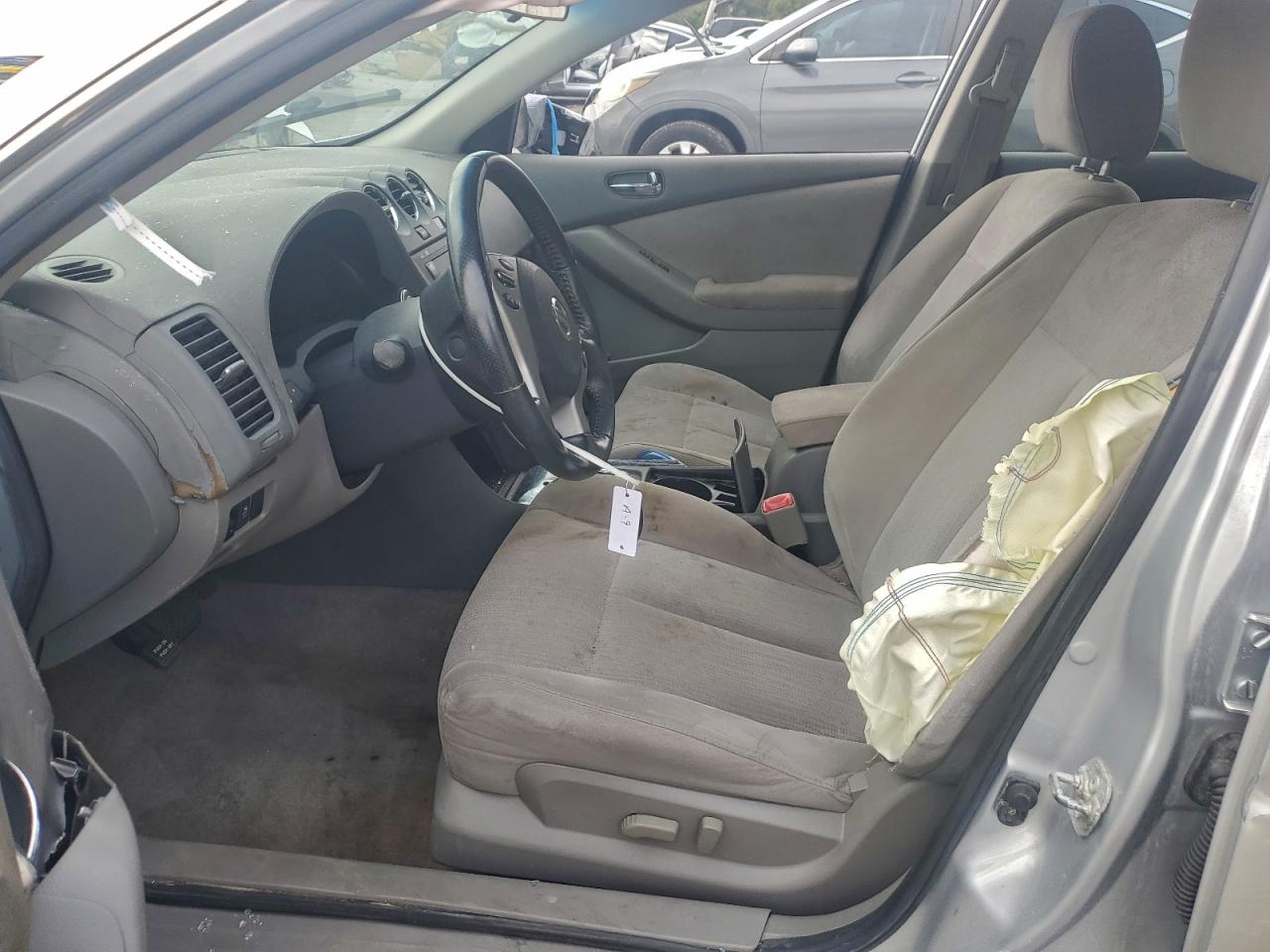 Nissan Altima Base Image 11