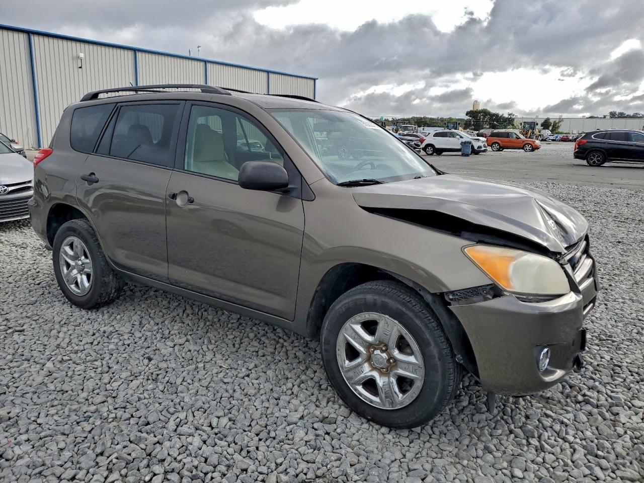 Toyota RAV4 Image 8
