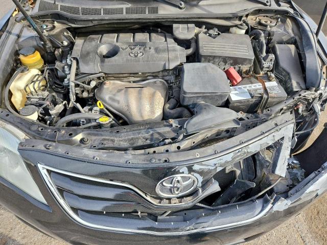 Toyota Camry Base Image 12