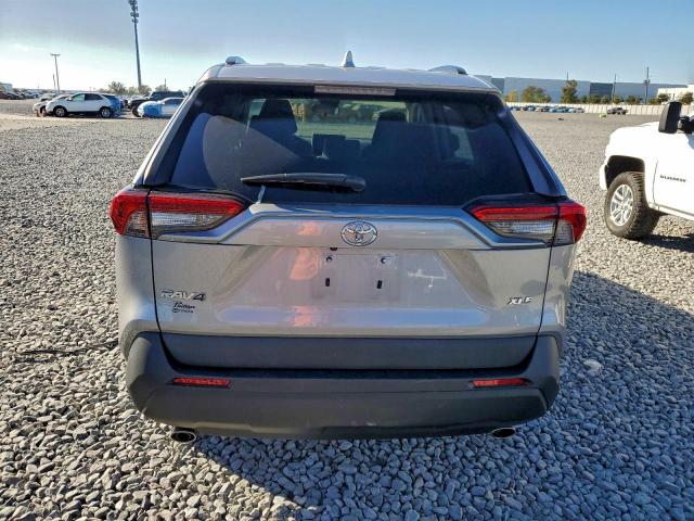 Toyota RAV4 Xle Image 4