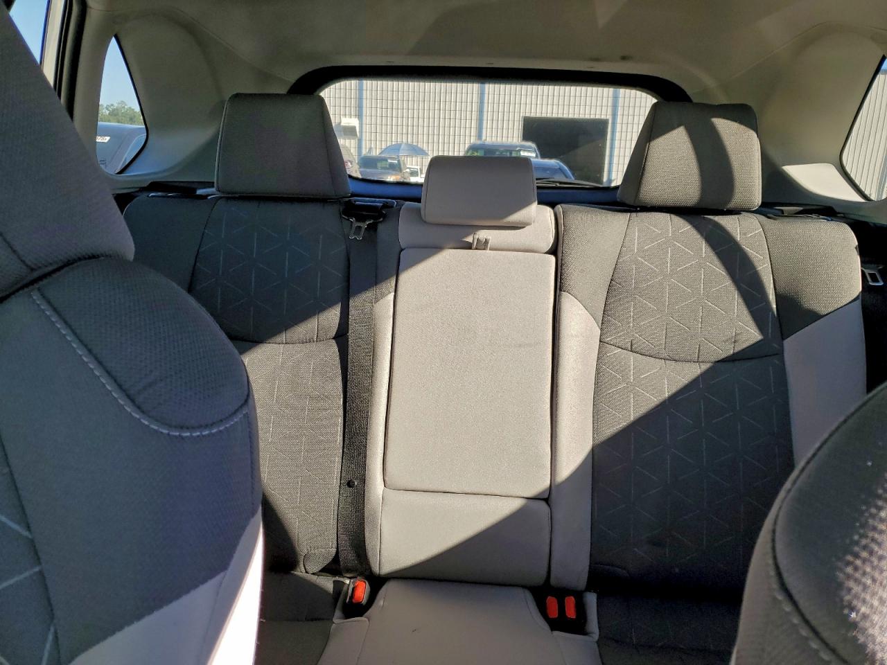 Toyota RAV4 Xle Image 7