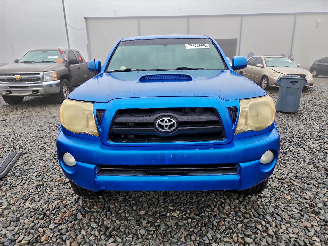 Toyota Tacoma Prerunner Access Cab Image 3