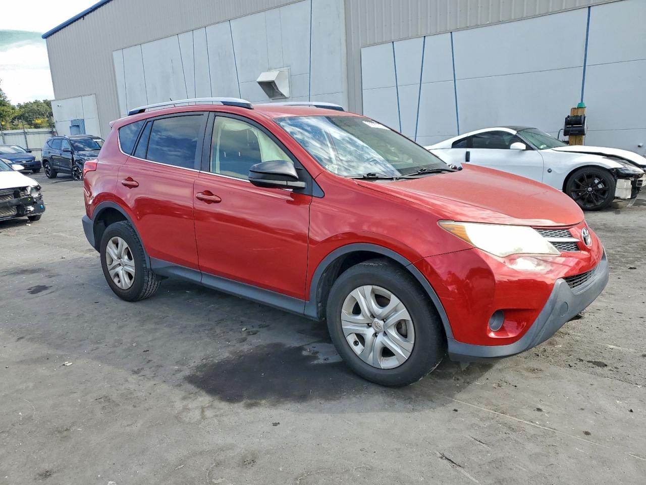 Toyota RAV4 Le Image 4