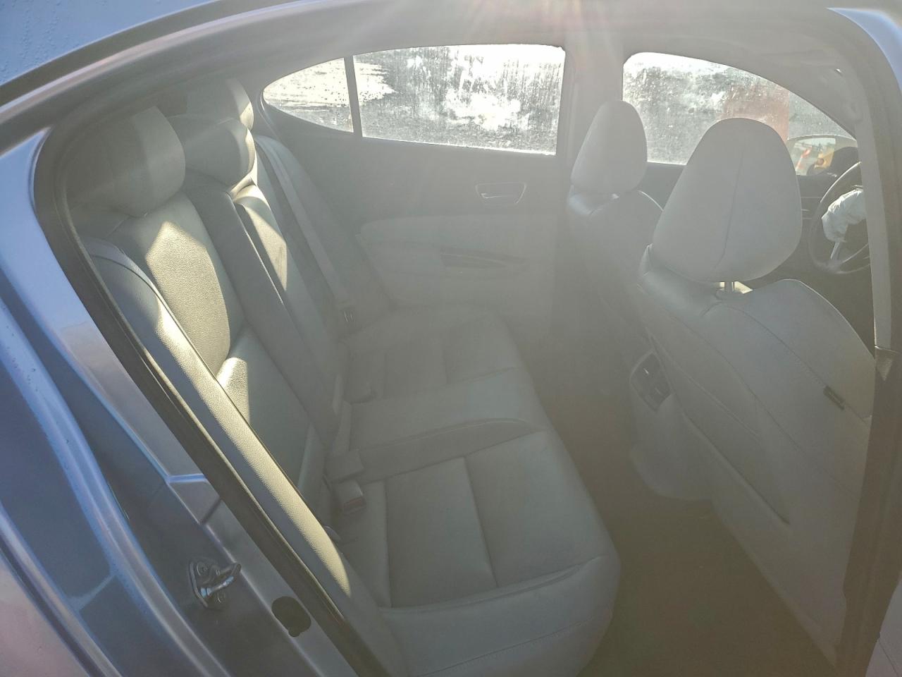 Acura TLX Image 8