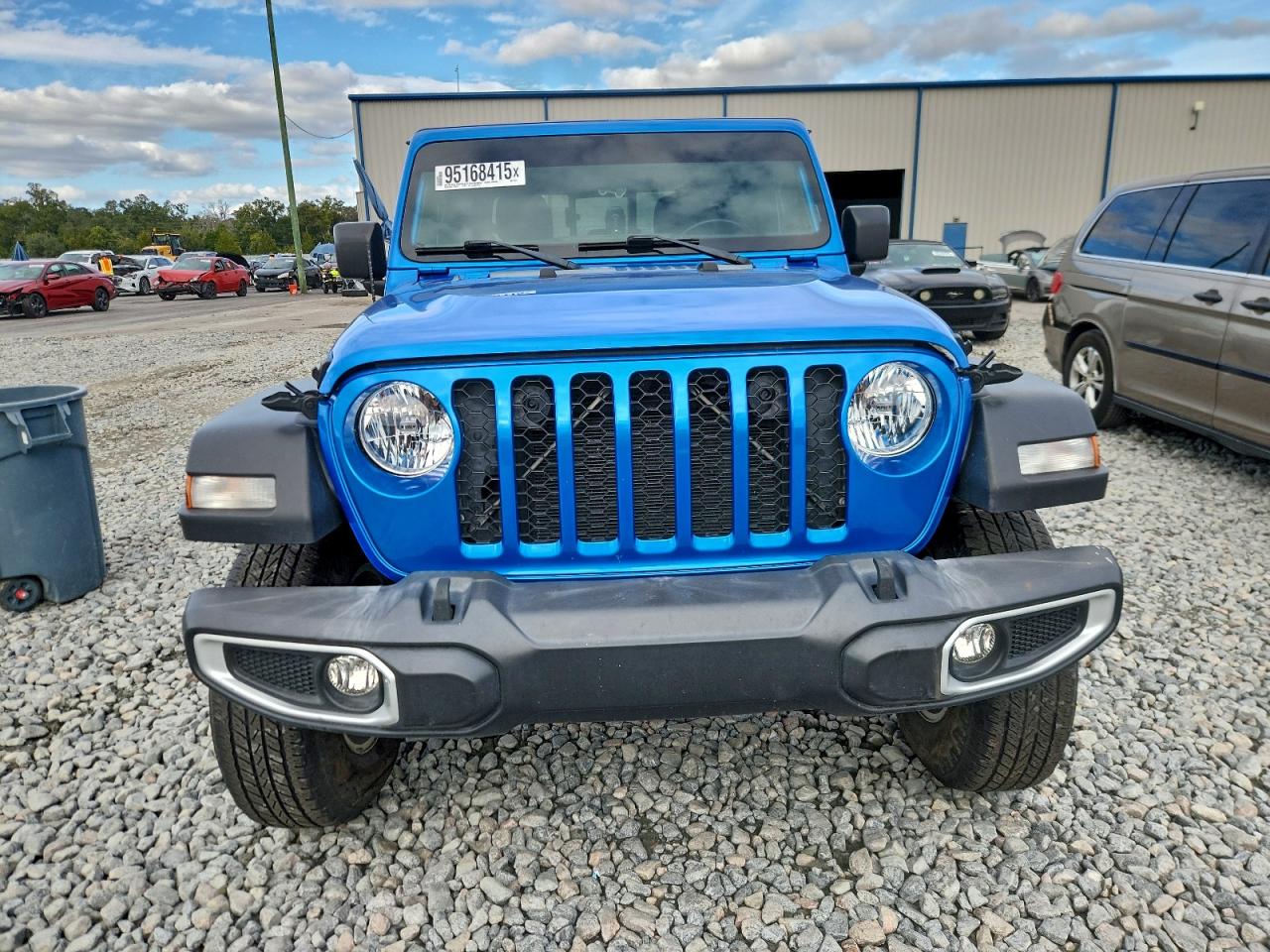 Jeep Gladiator Sport Image 3