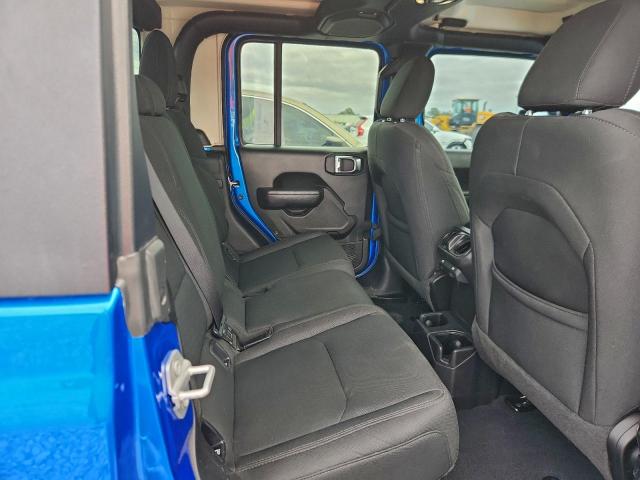 Jeep Gladiator Sport Image 11