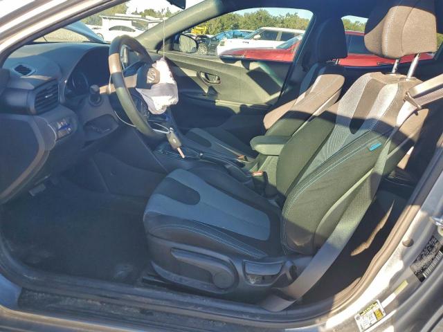 Hyundai VELOSTER Base Image 5