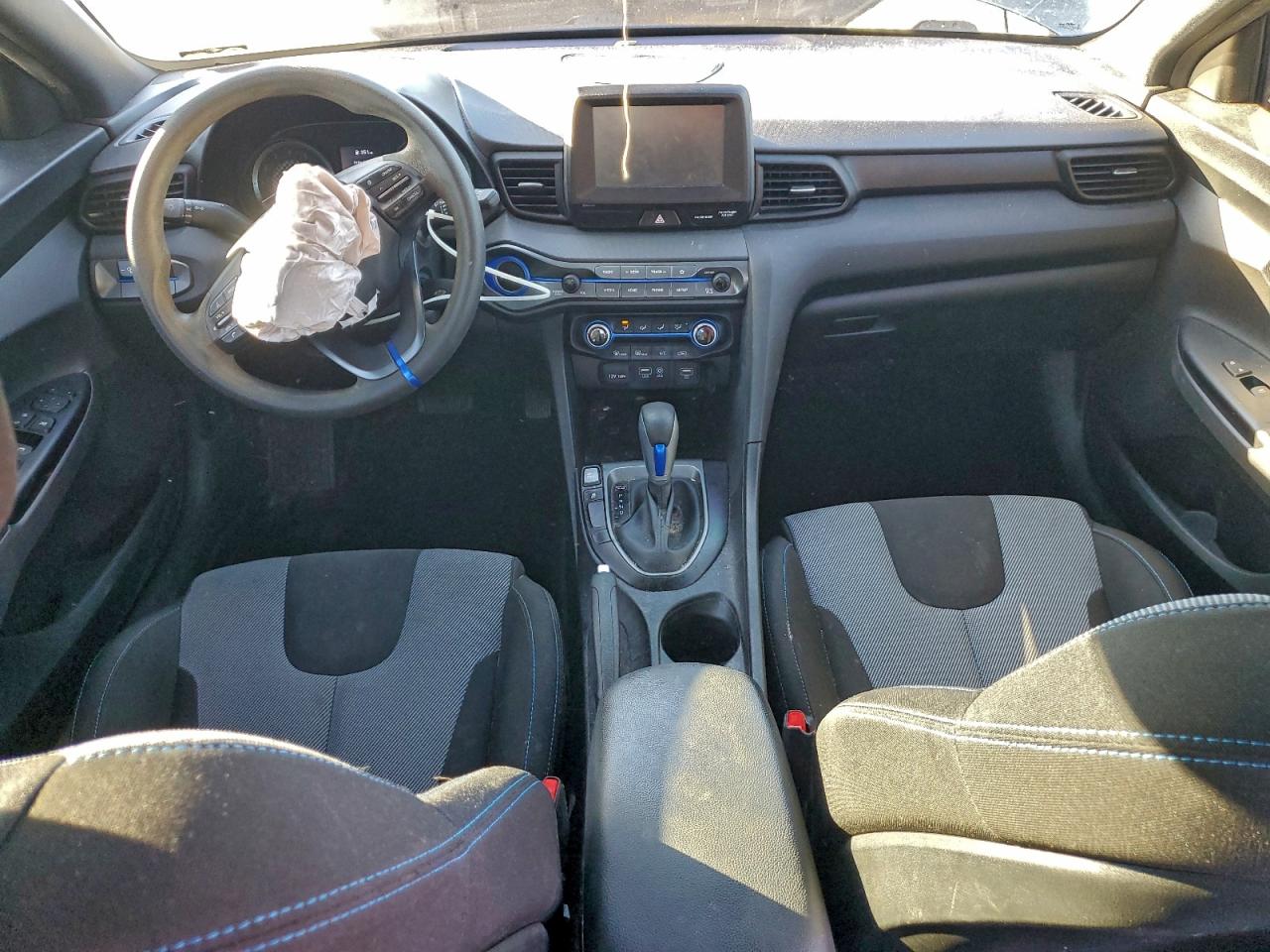 Hyundai VELOSTER Base Image 7