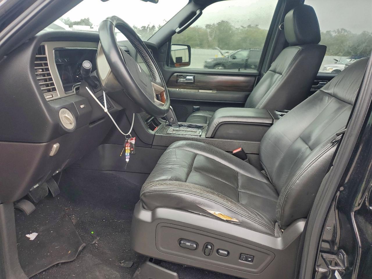 Lincoln Navigator Image 7