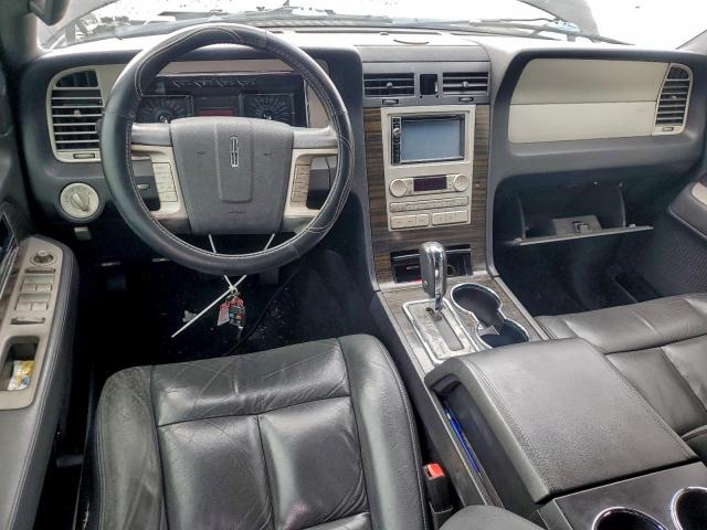 Lincoln Navigator Image 10
