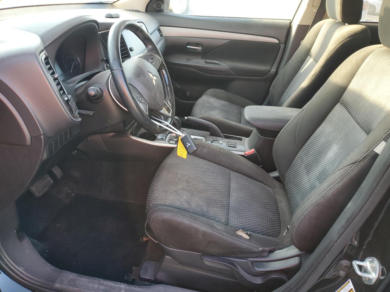 Mitsubishi Outlander Se Image 10