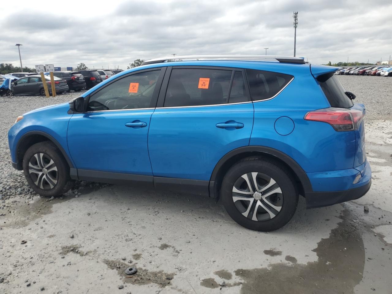 Toyota RAV4 Le Image 3