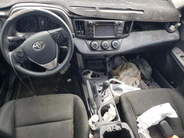 Toyota RAV4 Le Image 4