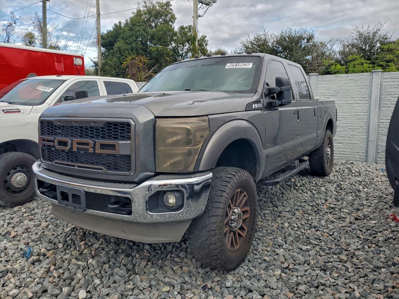 Ford F-350 Super Duty Image 1