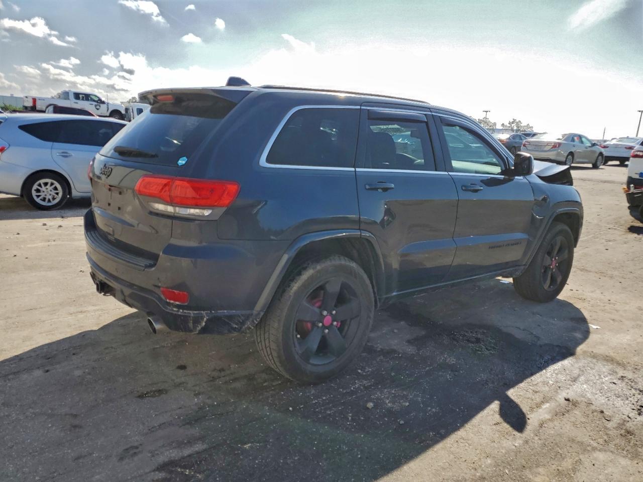 Jeep Grand Cherokee Laredo Image 13