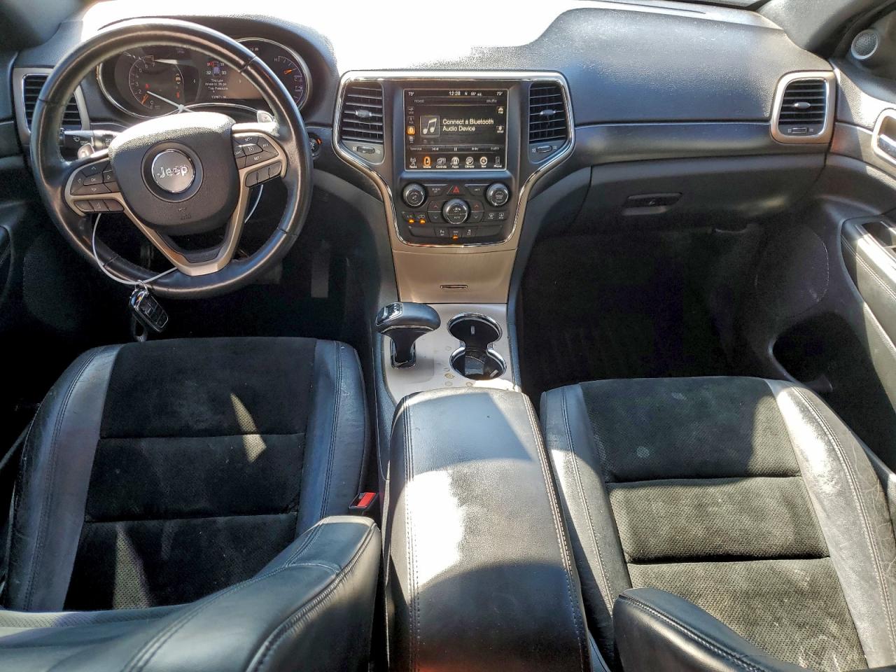 Jeep Grand Cherokee Laredo Image 11