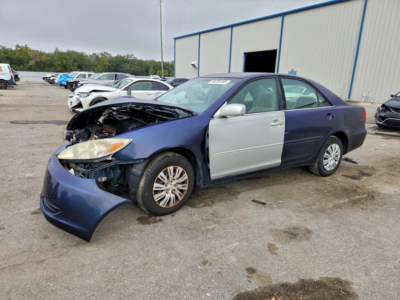 Toyota Camry Le Image 1