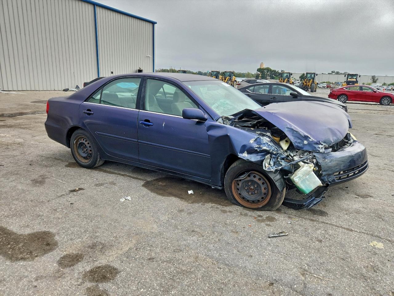 Toyota Camry Le Image 7