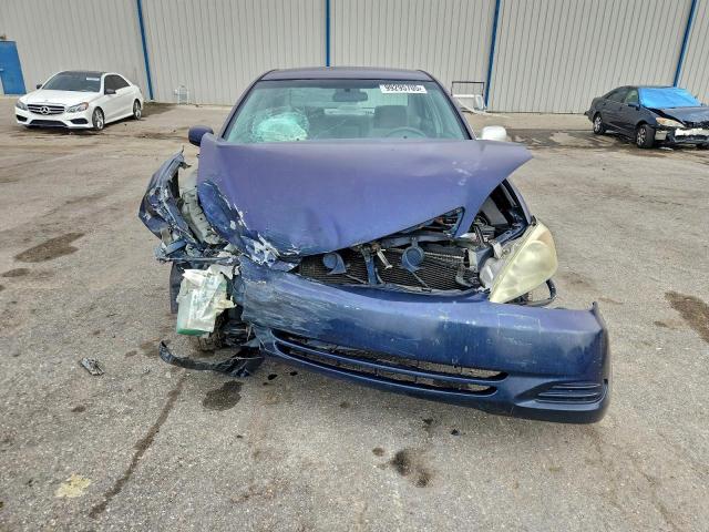 Toyota Camry Le Image 8