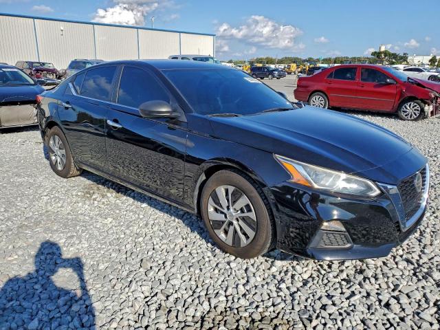 Nissan Altima S Image 4