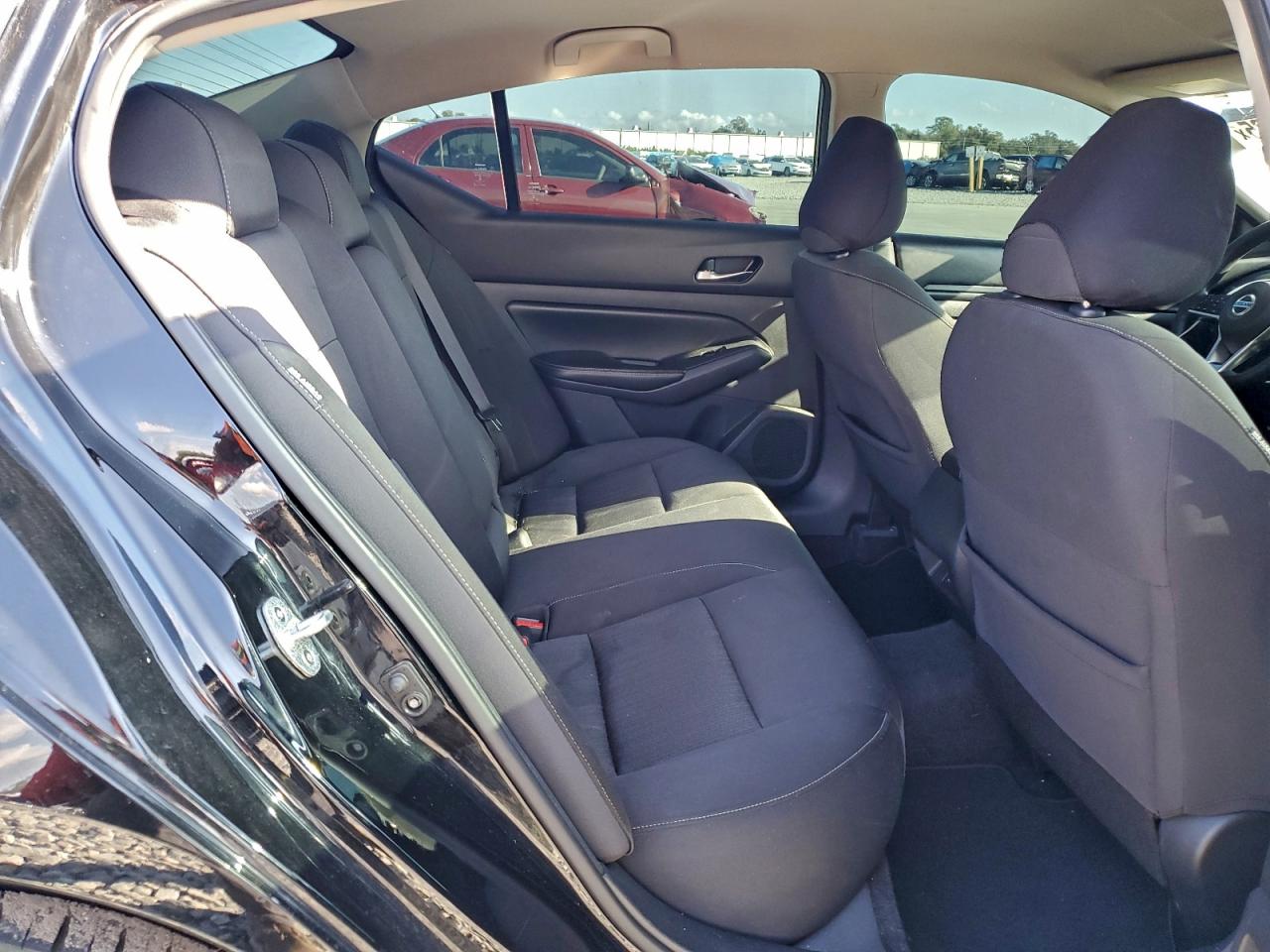 Nissan Altima S Image 5