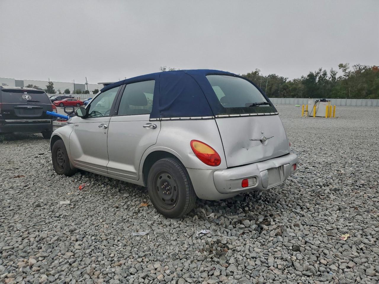 Chrysler PT Cruiser Image 12