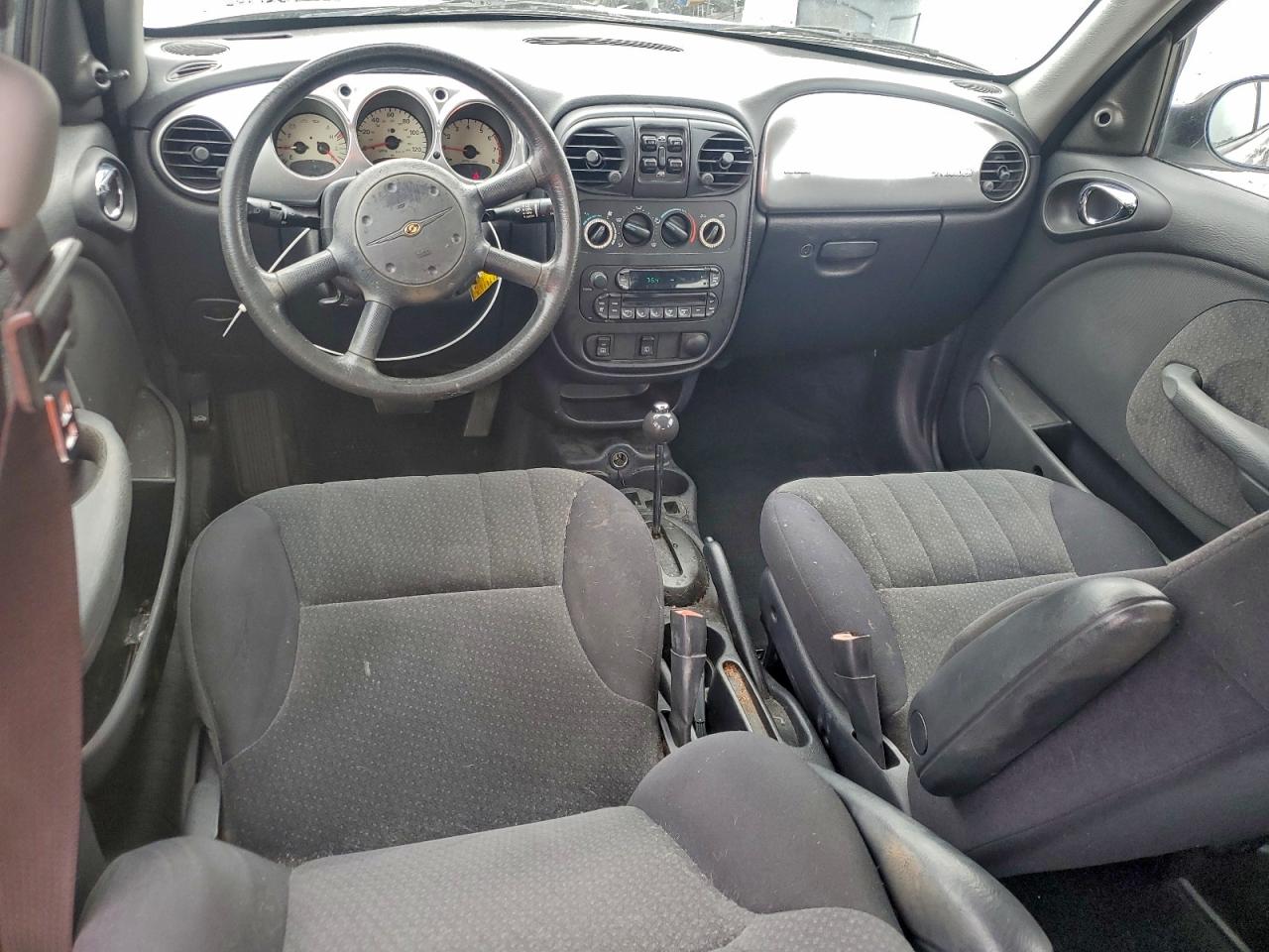 Chrysler PT Cruiser Image 10