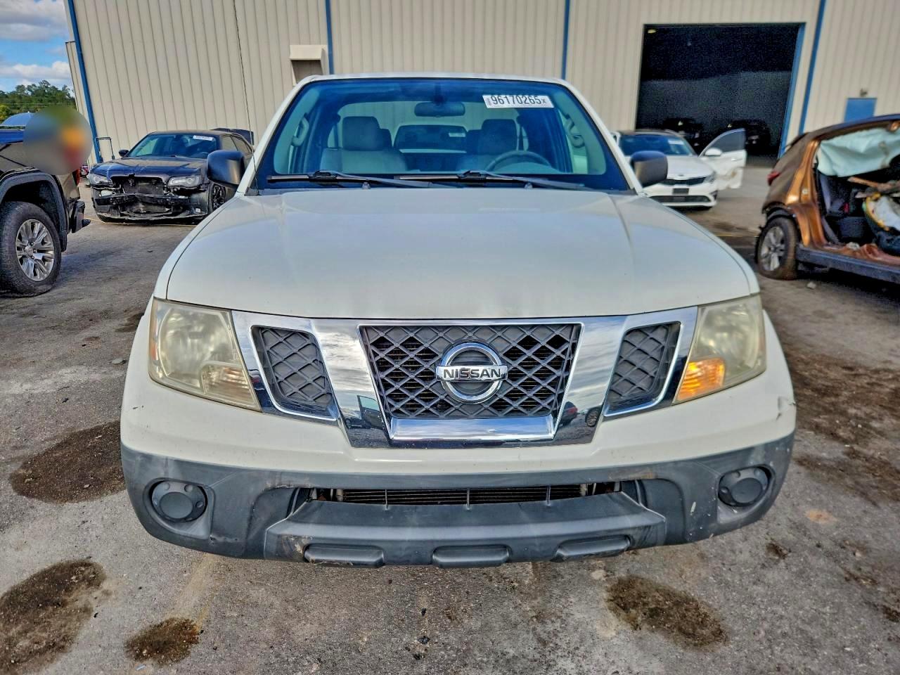 Nissan Frontier S Image 3