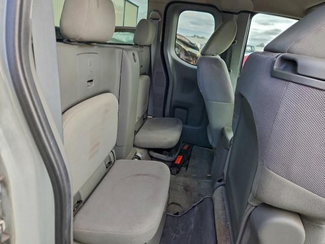 Nissan Frontier S Image 9