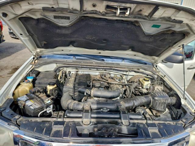 Nissan Frontier S Image 8