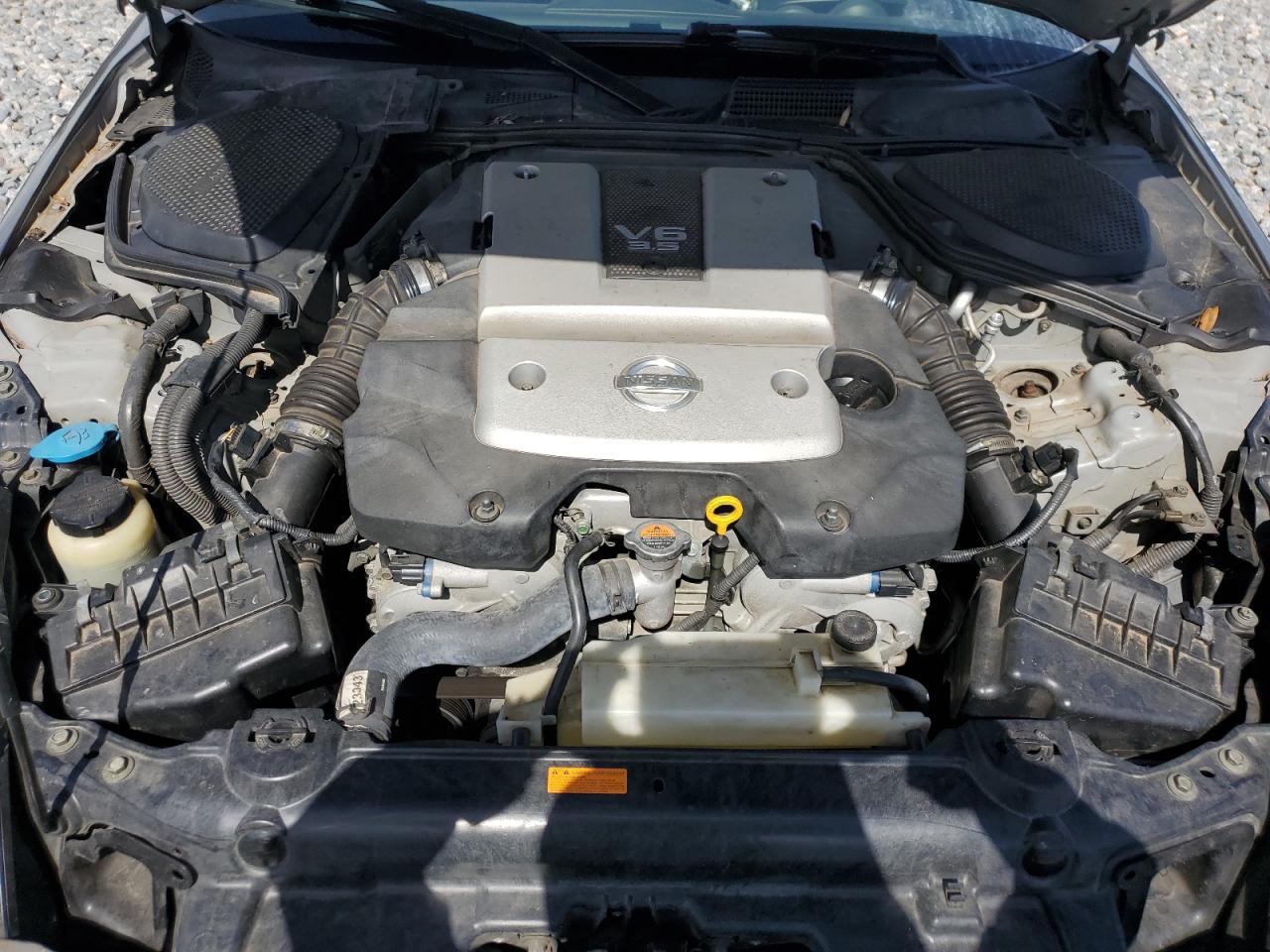 Nissan 350Z Coupe Image 11