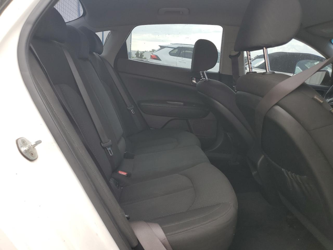 Kia Optima Lx Image 10