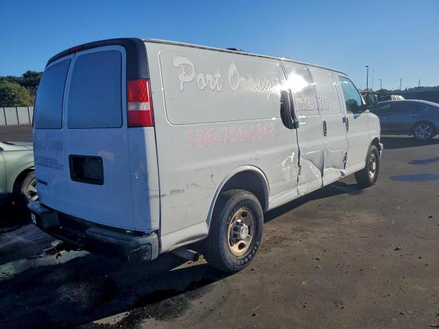 Chevrolet Express Image 11