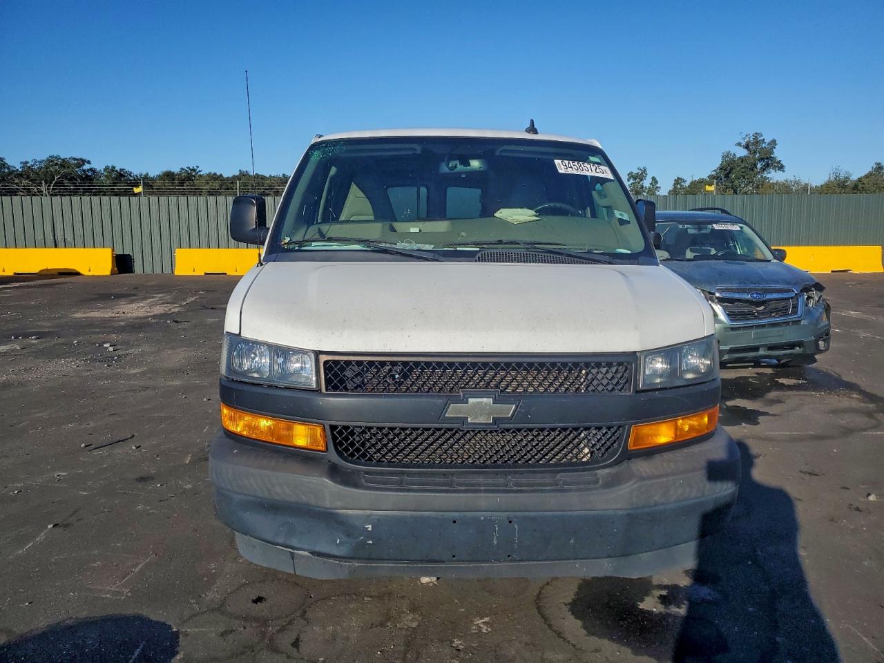 Chevrolet Express Image 8