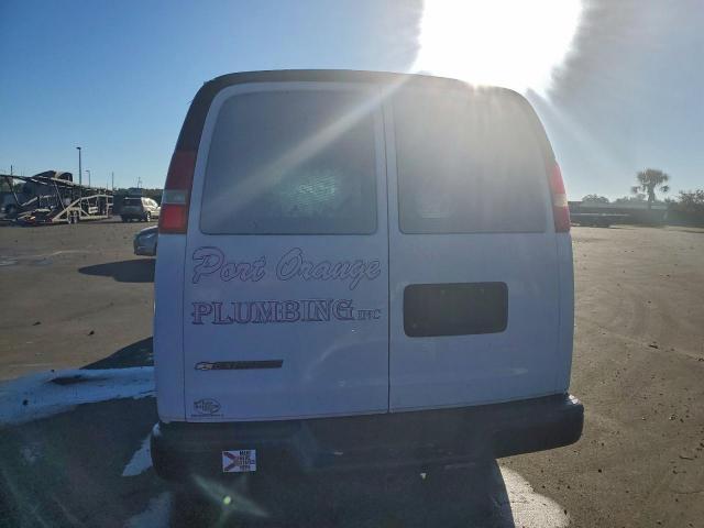 Chevrolet Express Image 7