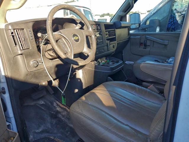 Chevrolet Express Image 10