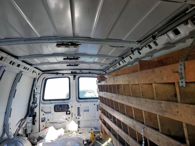 Chevrolet Express Image 5