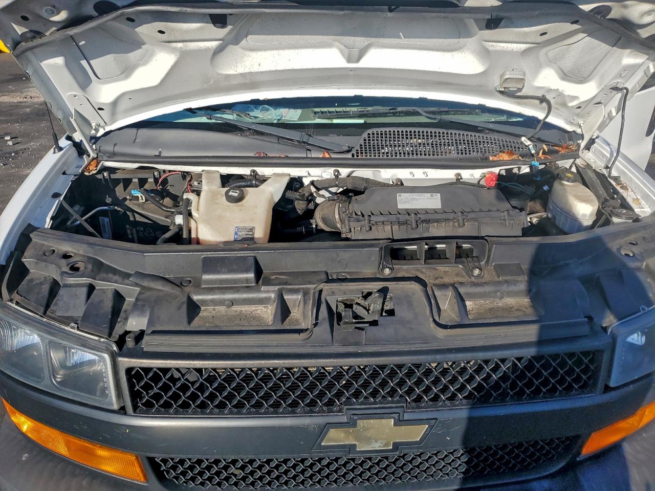 Chevrolet Express Image 13